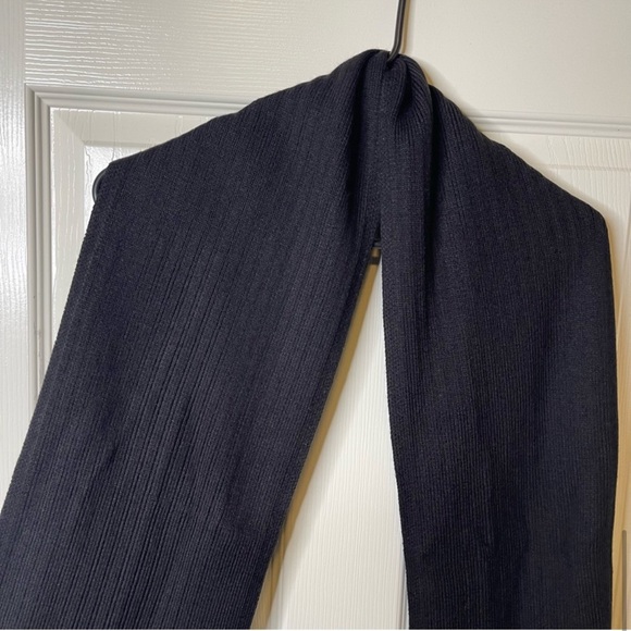 New women’s ALLSAINTS Black Rib Mix Knit Wool Blend
Scarf Wrap - Picture 7 of 9